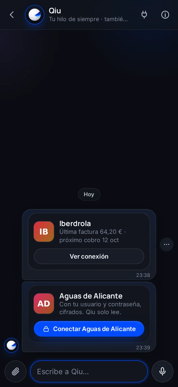 Las conexiones aparecen como tarjetas en el chat: ves el dato clave de un vistazo y conectas otra sin salir. Ejemplo ilustrativo con datos de demostración.