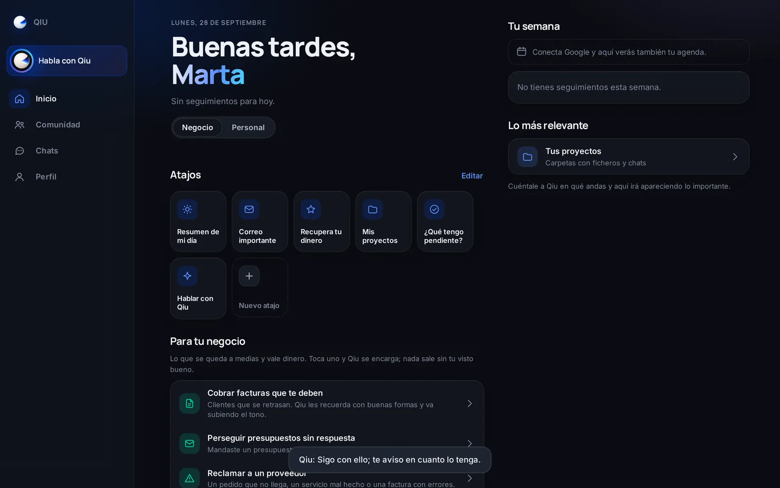 Si lo que le pides lleva un rato, Qiu te avisa de que sigue trabajando aunque estés en otra pantalla, y te escribe en cuanto lo tiene.